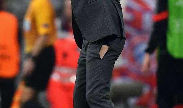 Μπάγερν Μονάχου: Ρεζίλι ο Γκουαρντιόλα με το σκισμένο παντελόνι! (photos)