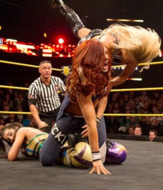 NXT: Η απάντηση στον Kevin Owens (photos+videos)