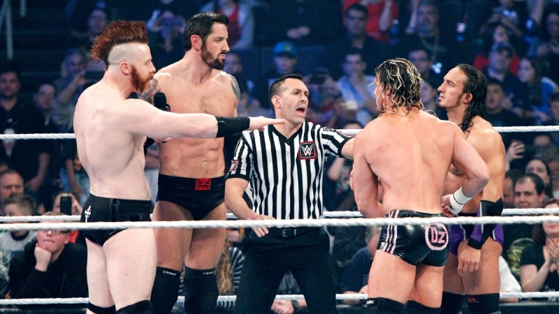 SmackDown: «Ανακατεύτηκε» ο Seth Rollins (photos+videos)