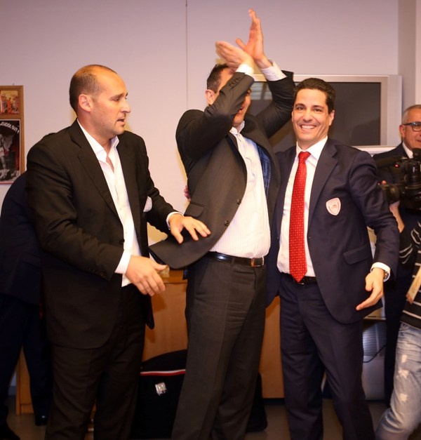 Ολυμπιακός: Η αποθέωση στα αποδυτήρια (video+photos)