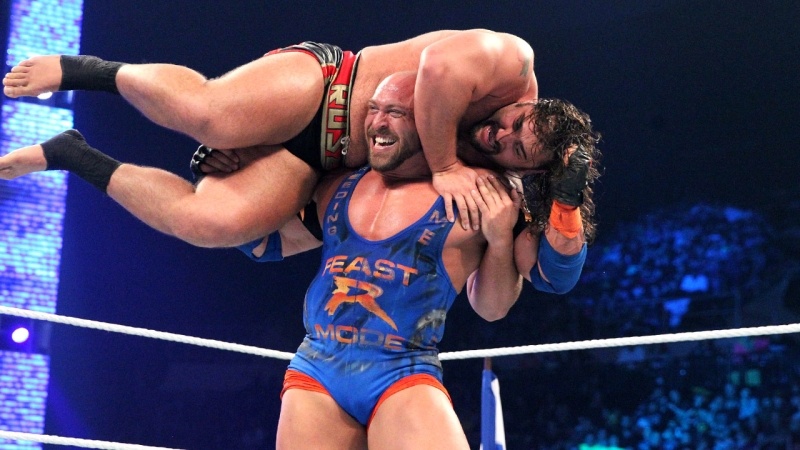 SmackDown: «Ανακατεύτηκε» ο Seth Rollins (photos+videos)