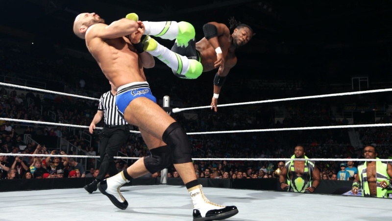 SmackDown: «Ανακατεύτηκε» ο Seth Rollins (photos+videos)