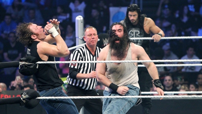 SmackDown: «Ανακατεύτηκε» ο Seth Rollins (photos+videos)