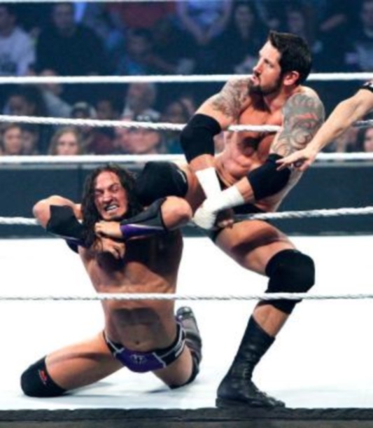 SmackDown: «Ανακατεύτηκε» ο Seth Rollins (photos+videos)