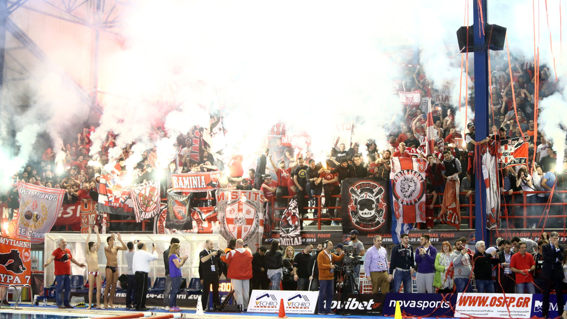 Ολυμπιακός: Χαμός στους πανηγυρισμούς (photos)