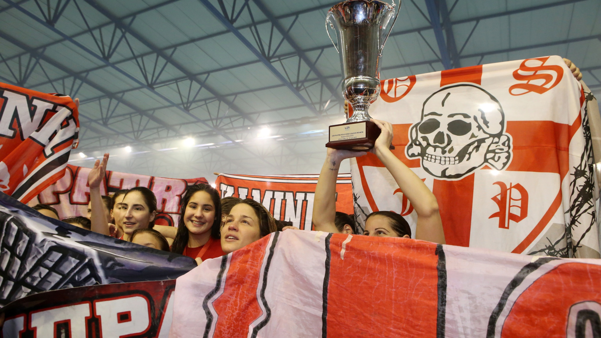 Ολυμπιακός: Χαμός στους πανηγυρισμούς (photos)