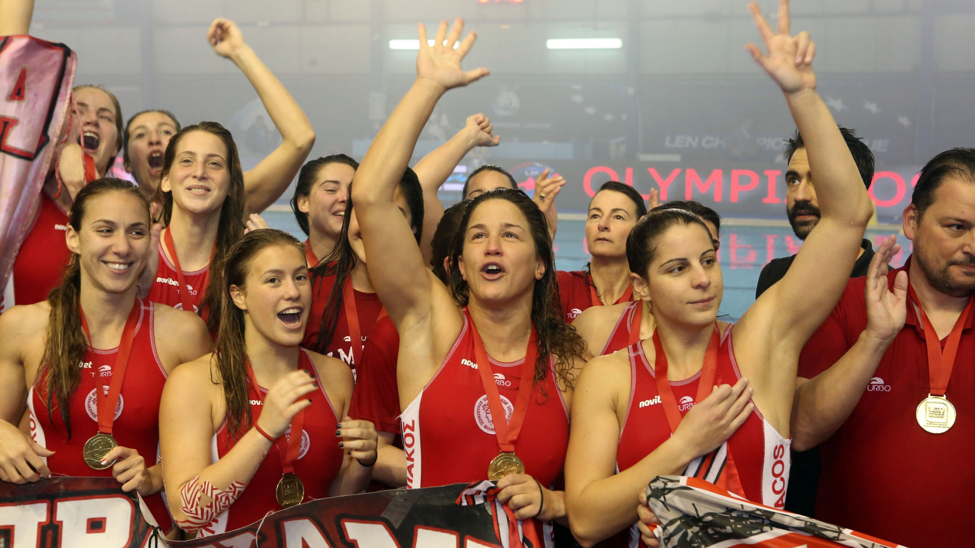 Ολυμπιακός: Χαμός στους πανηγυρισμούς (photos)