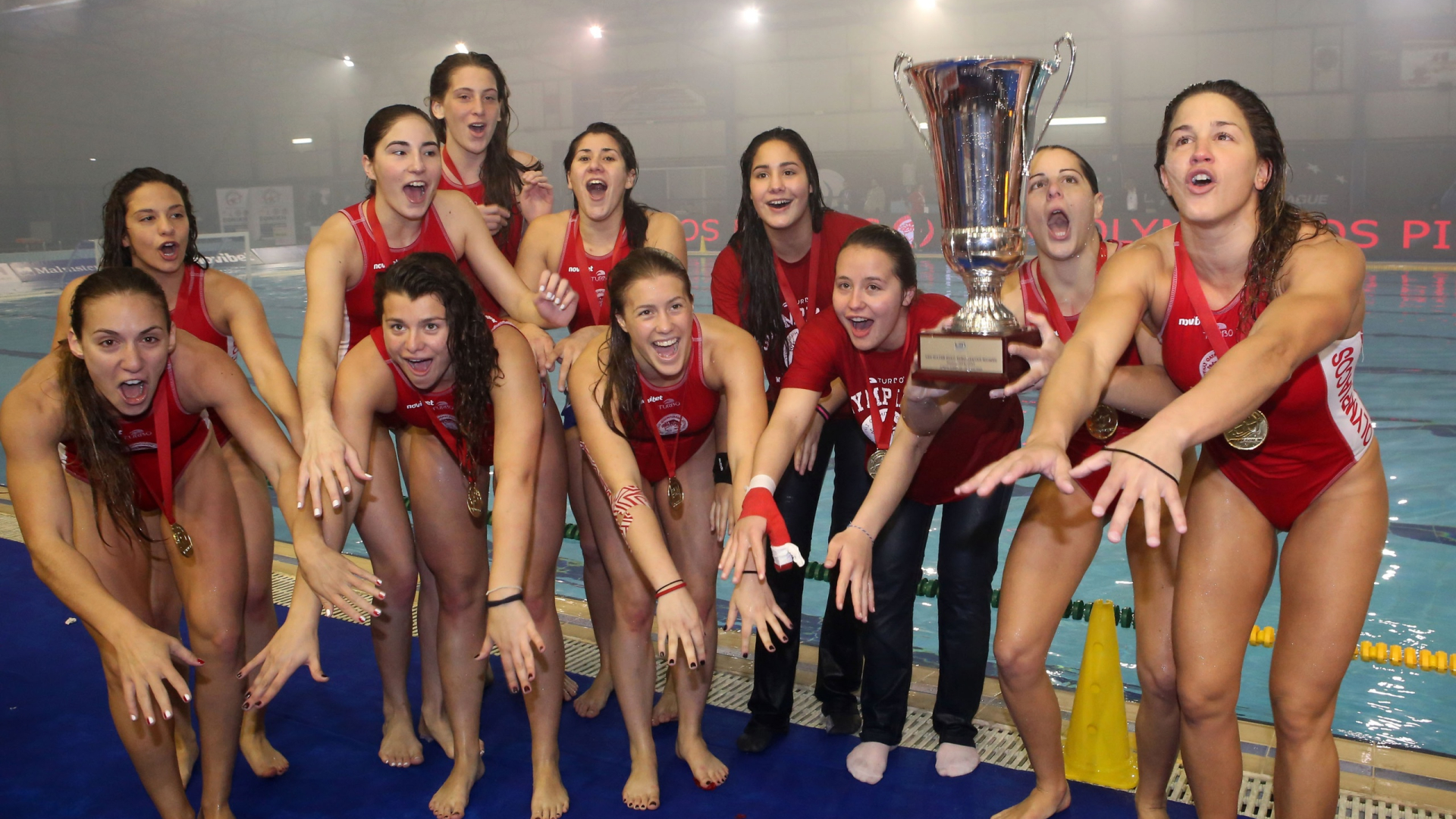 Ολυμπιακός: Χαμός στους πανηγυρισμούς (photos)