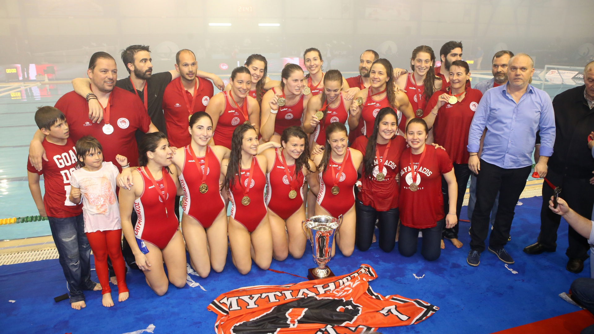 Ολυμπιακός: Χαμός στους πανηγυρισμούς (photos)