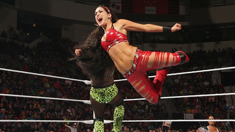 Raw: Triple Threat για τον τίτλο του Rollins (photos+videos)