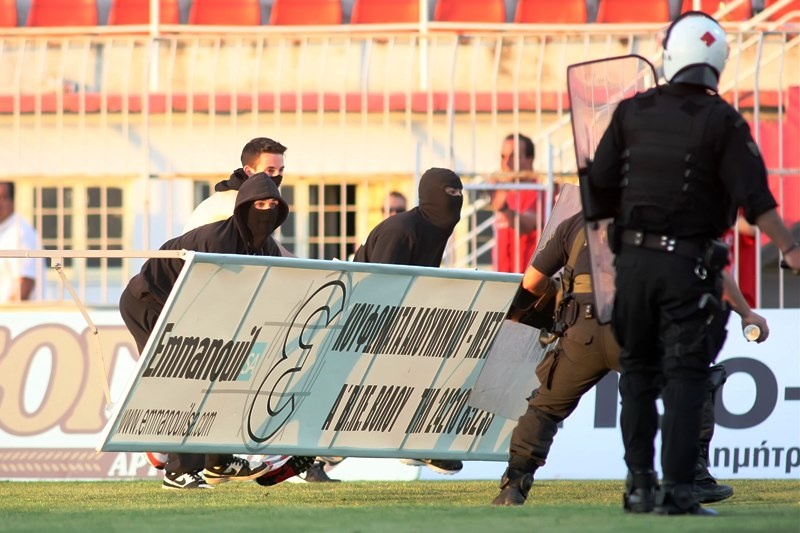Επεισόδια στο Ολυμπιακός Βόλου – Ηρακλής (photos)