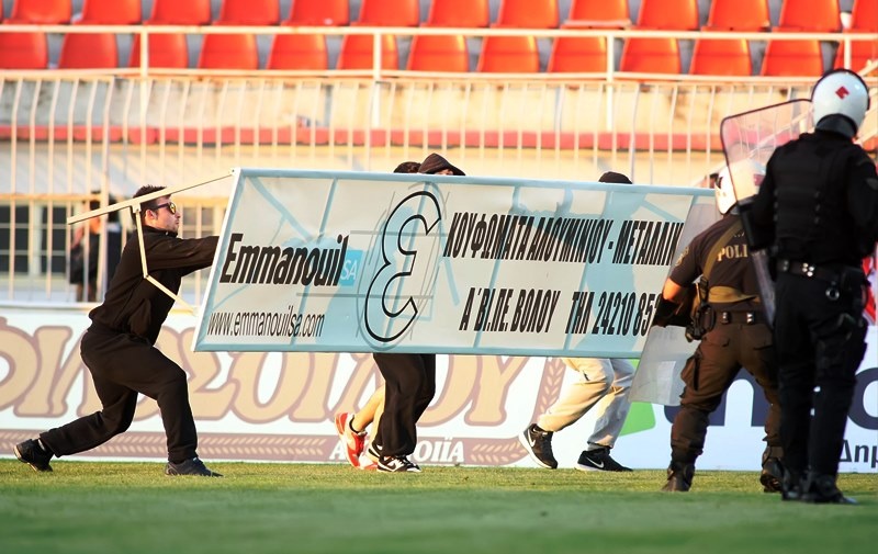 Επεισόδια στο Ολυμπιακός Βόλου – Ηρακλής (photos)