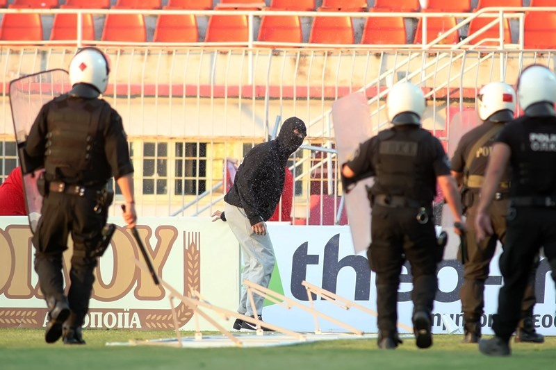 Επεισόδια στο Ολυμπιακός Βόλου – Ηρακλής (photos)