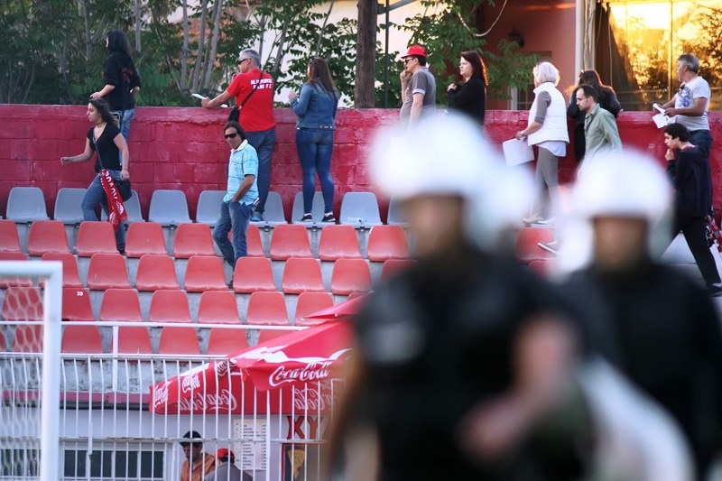 Επεισόδια στο Ολυμπιακός Βόλου – Ηρακλής (photos)
