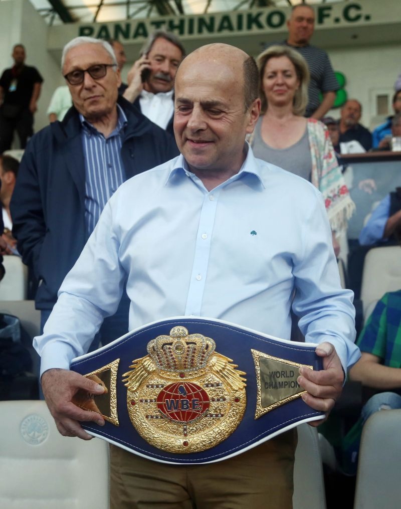 Στη Λεωφόρο με την Παγκόσμια ζώνη! (photos)