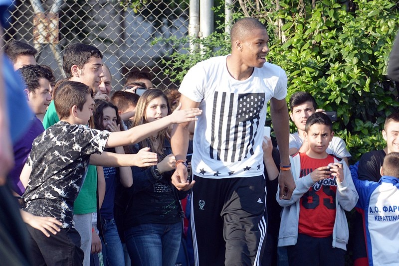 Οι Αντετοκούνμπο σε street basket στα Σεπόλια (photos)