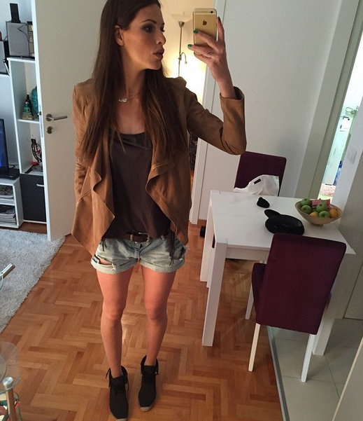 Η Ιβάνα στέλνει φιλιά