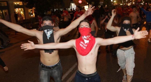 Τα επεισόδια στον Πειραιά (video+photos)