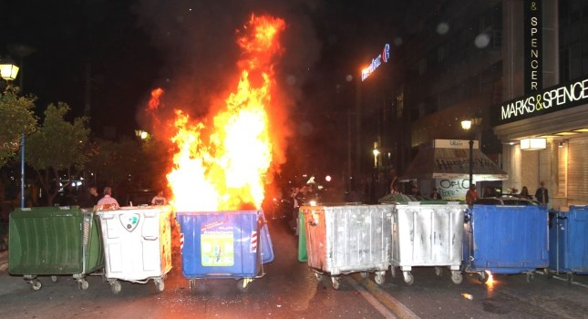 Τα επεισόδια στον Πειραιά (video+photos)
