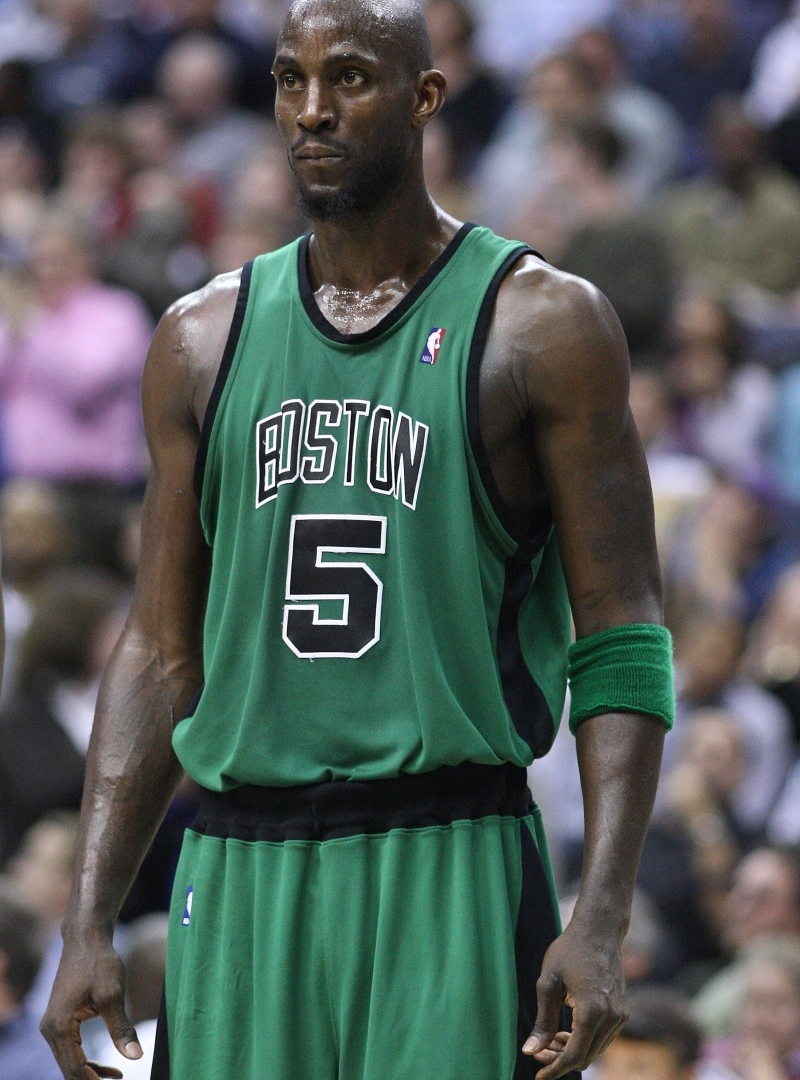 Happy birthday Mr. Basketball (photos&videos)