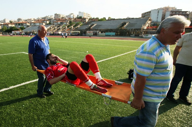 Κροτίδα, τραυματισμός και συλλήψεις στο Ηράκλειο-Αιγάλεω (photos)