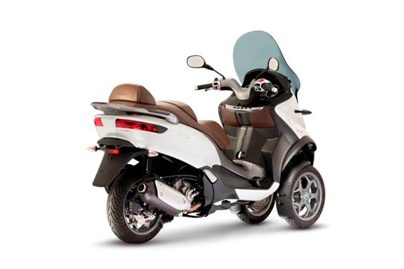 Piaggio MP3 LT: Έχεις δίπλωμα αυτοκινήτου; Αγόρασέ το (photos)