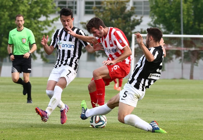 Ολυμπιακός: Σήκωσαν την κούπα οι Νέοι (photos)