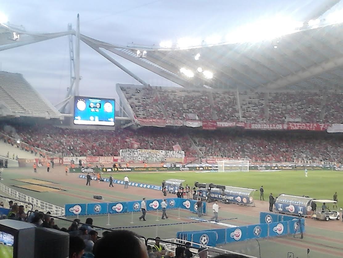 Συνθήματα κατά Κοντονή μόλις ανέβηκε το πανό! (photos)