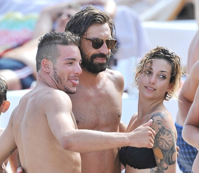 Αντρέα Πίρλο: Ο απόλυτος τζέντλμαν! (photos+videos)