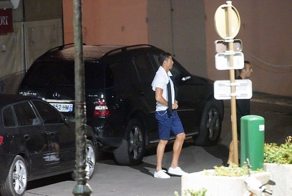 Ξαλάφρωσε στον δρόμο ο Κριστιάνο (photos)