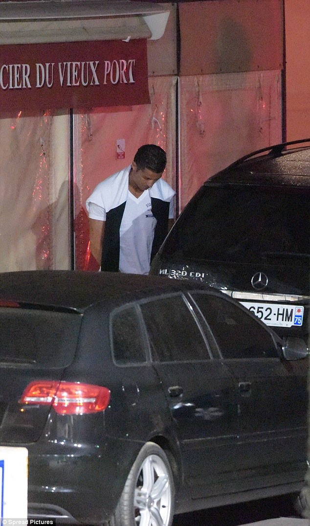 Ξαλάφρωσε στον δρόμο ο Κριστιάνο (photos)