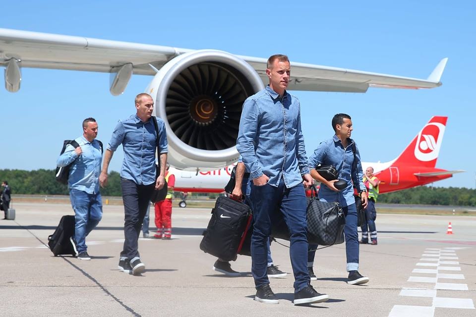 Από το αεροπλάνο το σηκώνει η Γιουβέντους! (photos+videos)