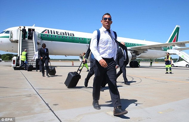 Από το αεροπλάνο το σηκώνει η Γιουβέντους! (photos+videos)