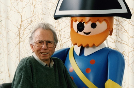 «Έφυγε» ο Mr. Playmobil! (photos&videos)