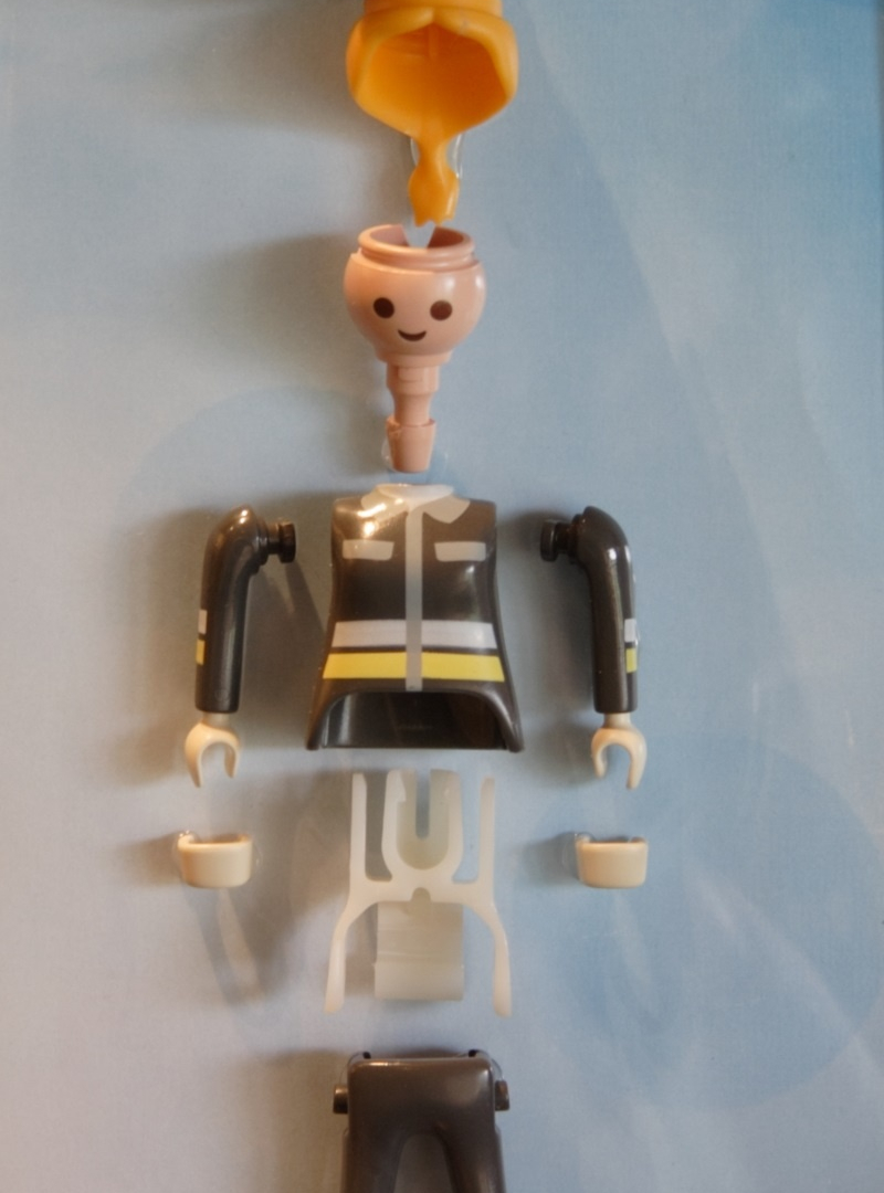 «Έφυγε» ο Mr. Playmobil! (photos&videos)