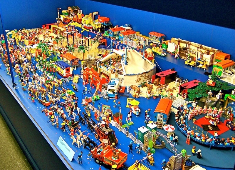 «Έφυγε» ο Mr. Playmobil! (photos&videos)