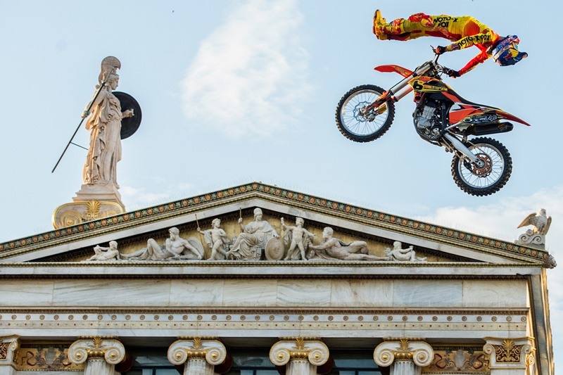 Red Bull X-Fighters: Οι Star του Freestyle Motocross στην Αθήνα (photos)