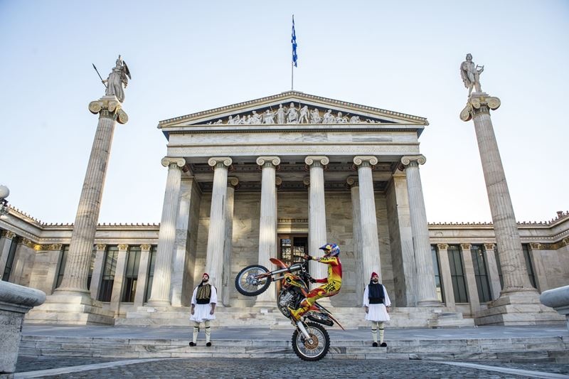 Red Bull X-Fighters: Οι Star του Freestyle Motocross στην Αθήνα (photos)
