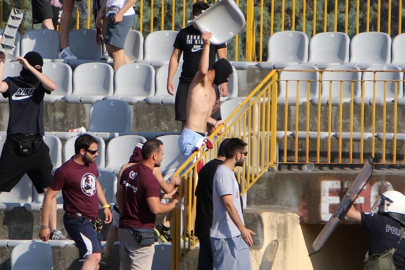 Κράξιμο σε Πλεξίδα και ξύλο στο Αλκαζάρ! (photos)