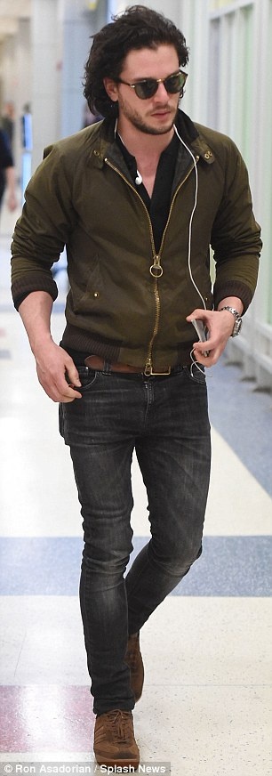 Game of Thrones: Ο Kit Harington παραδίδει μαθήματα στυλ