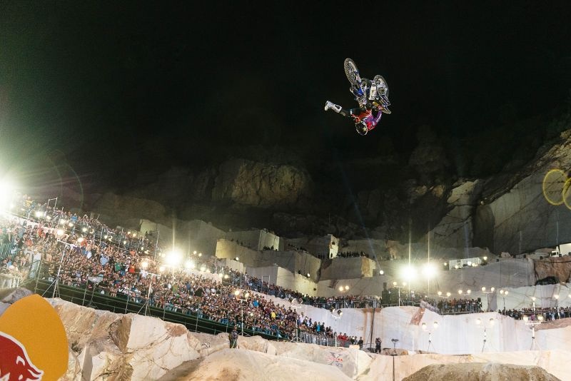 Ο Moore νικητής στο Red Bull X-Fighters της Αθήνας! (photos+videos)
