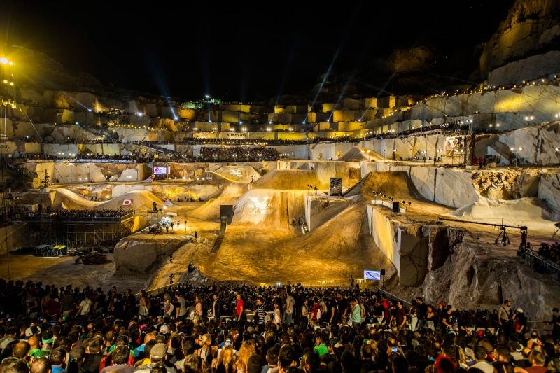 Ο Moore νικητής στο Red Bull X-Fighters της Αθήνας! (photos+videos)