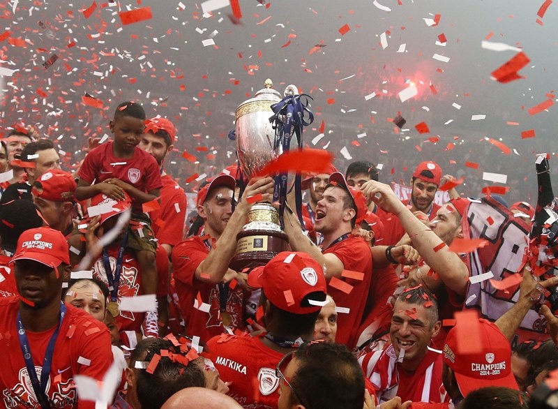 Ολυμπιακός: Η απονομή του πρωταθλήματος (photos)