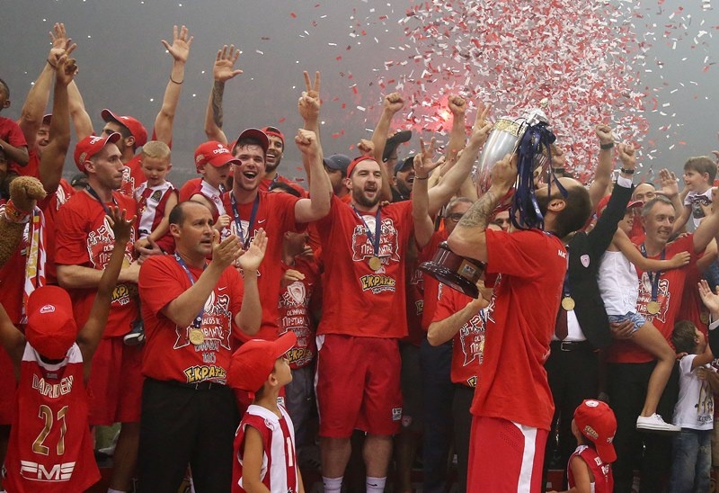 Ολυμπιακός: Η απονομή του πρωταθλήματος (photos)