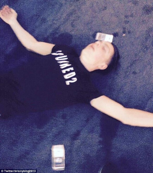 Αστέρας της Premier League λιπόθυμος από μεθύσι! (photos+video)