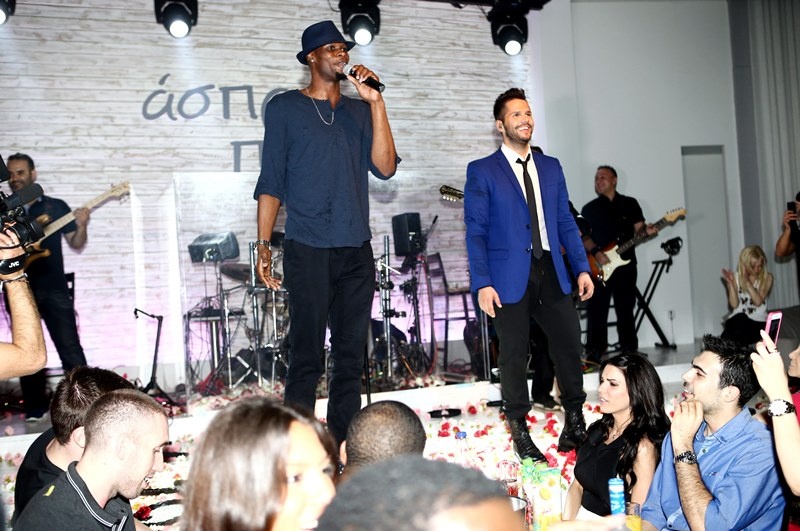 Ολυμπιακός: Το «ερυθρόλευκο» γλέντι (photos)