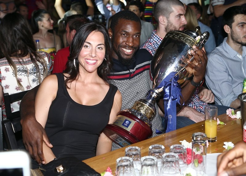 Ολυμπιακός: Το «ερυθρόλευκο» γλέντι (photos)