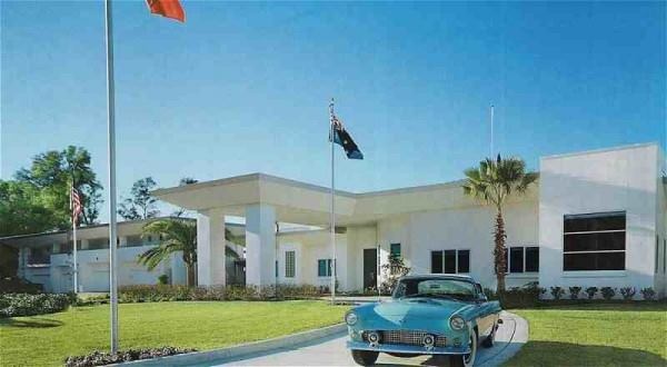 Το... μικρό σπίτι του Τραβόλτα (photos)