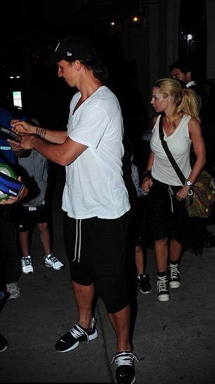 Τα… έσπασε στο Λος Άντζελες ο Ιμπραΐμοβιτς (photos+video)