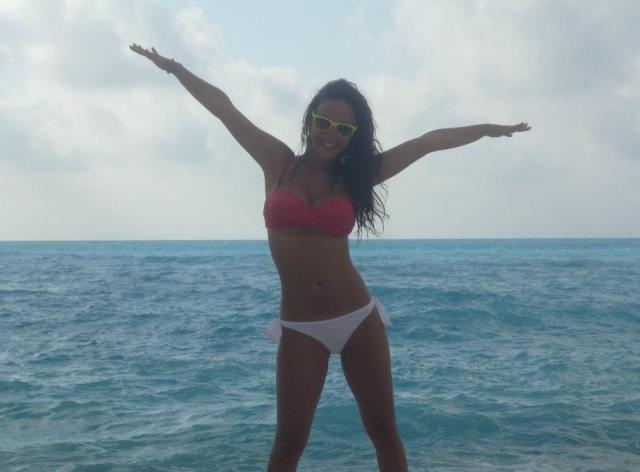 Η κόρη Έλληνα ποδοσφαιριστή «κολάζει» την Μύκονο (photos)